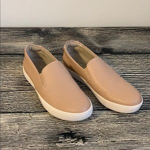 NATURALIZER Slip on sneakers 7.5